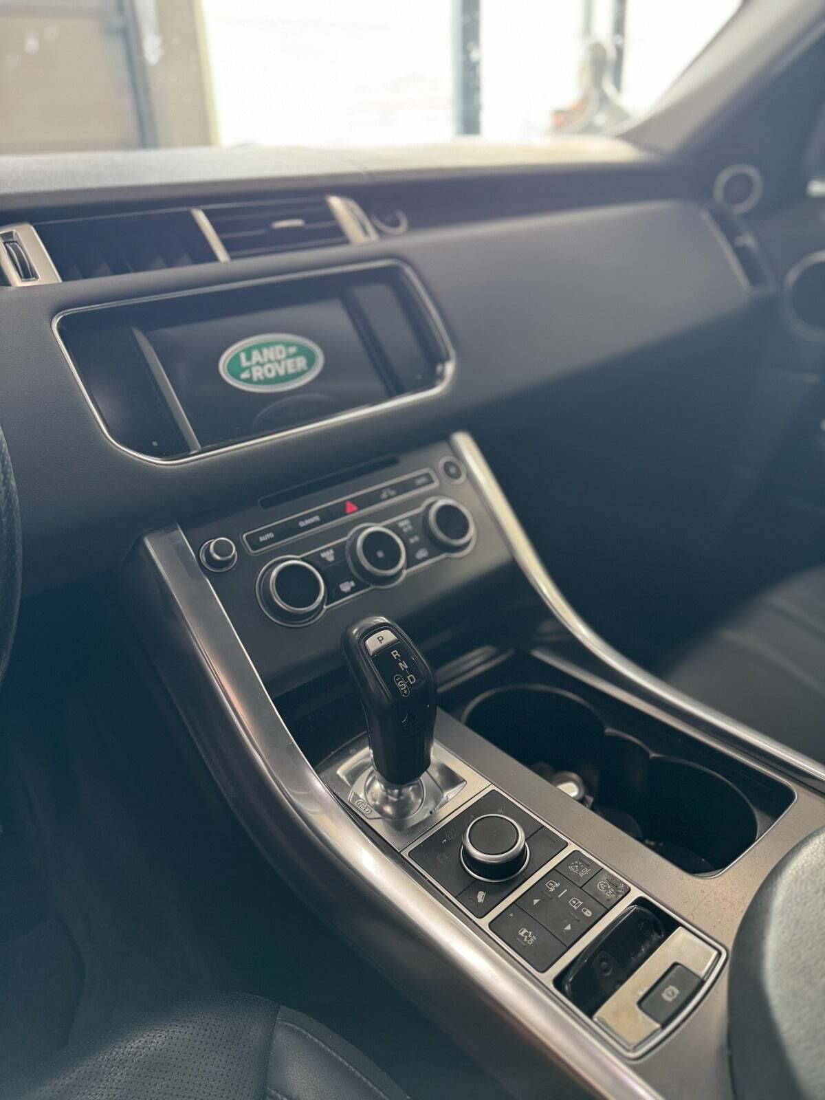 Gul Land Rover Range Rover sport fra 2014