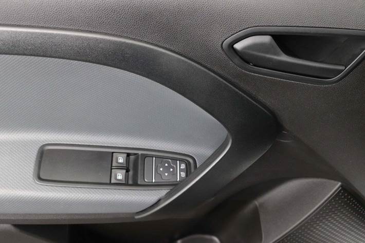 Hvid Mercedes eCitan fra 2024 set indefra