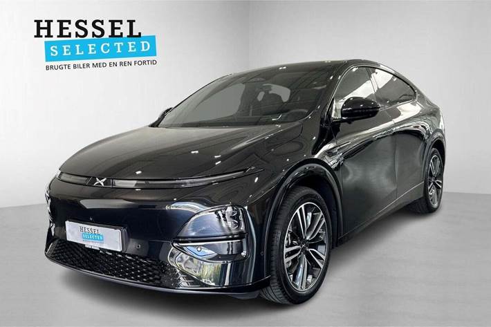 Sort Xpeng G6 fra 2024 set udefra