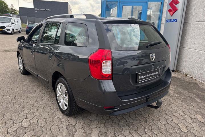 Brun Dacia Logan fra 2020