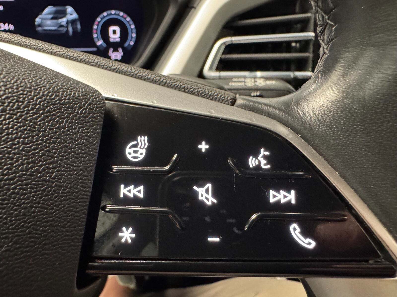 Blå Audi Q4 e-tron fra 2022