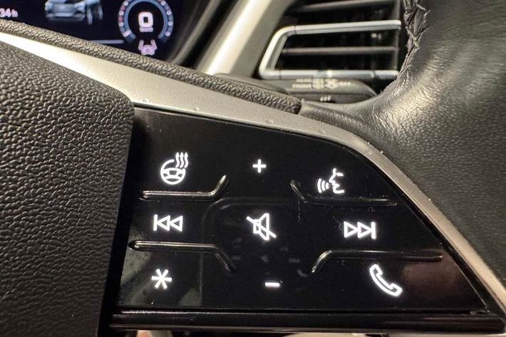 Blå Audi Q4 e-tron fra 2022