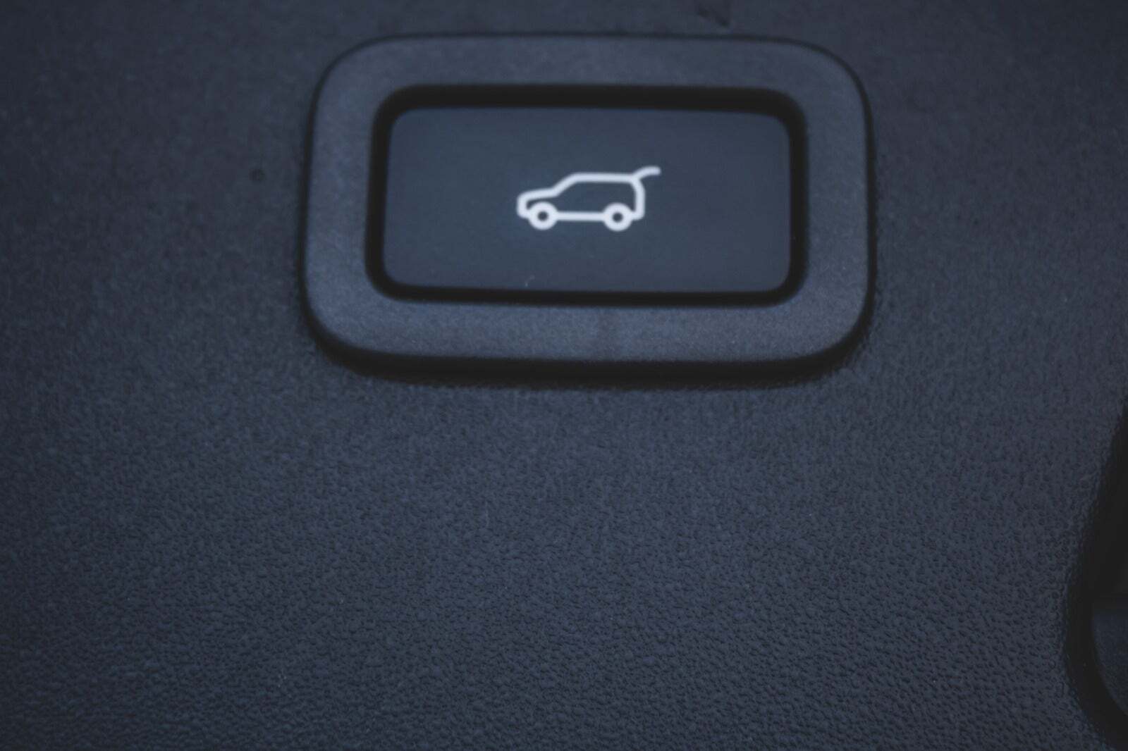 Grå Jaguar E-Pace fra 2021