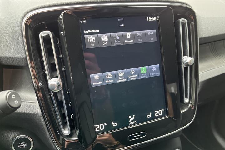 Blå Volvo XC40 fra 2023