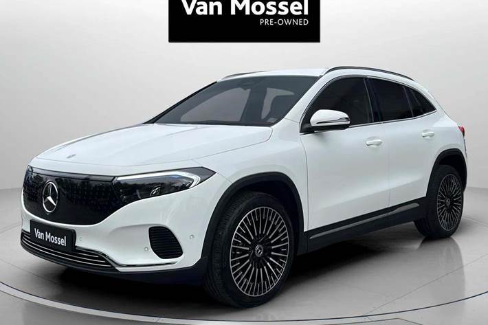 Hvid Mercedes EQA250 fra 2024 set udefra