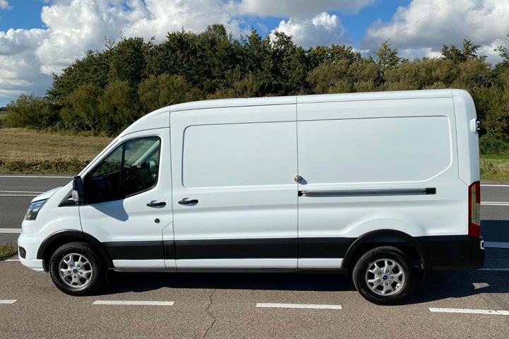 Hvid Ford Transit 350 L3 Van fra 2020