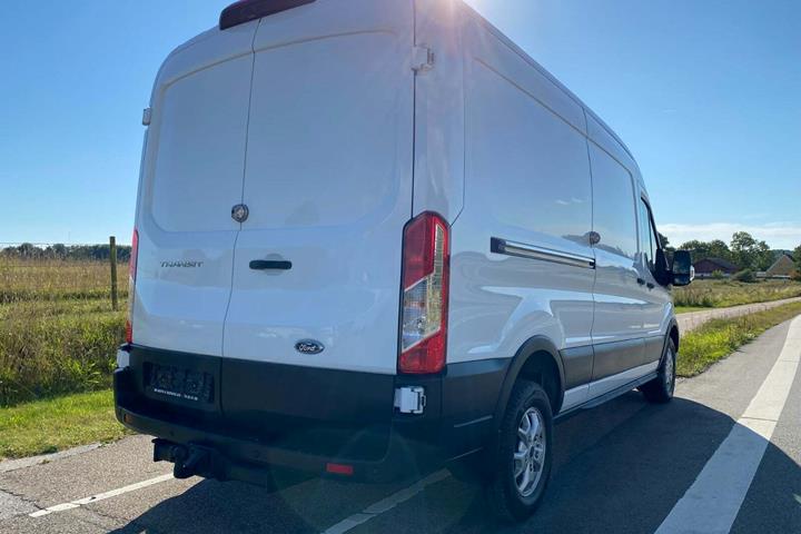 Hvid Ford Transit 350 L3 Van fra 2020 set udefra