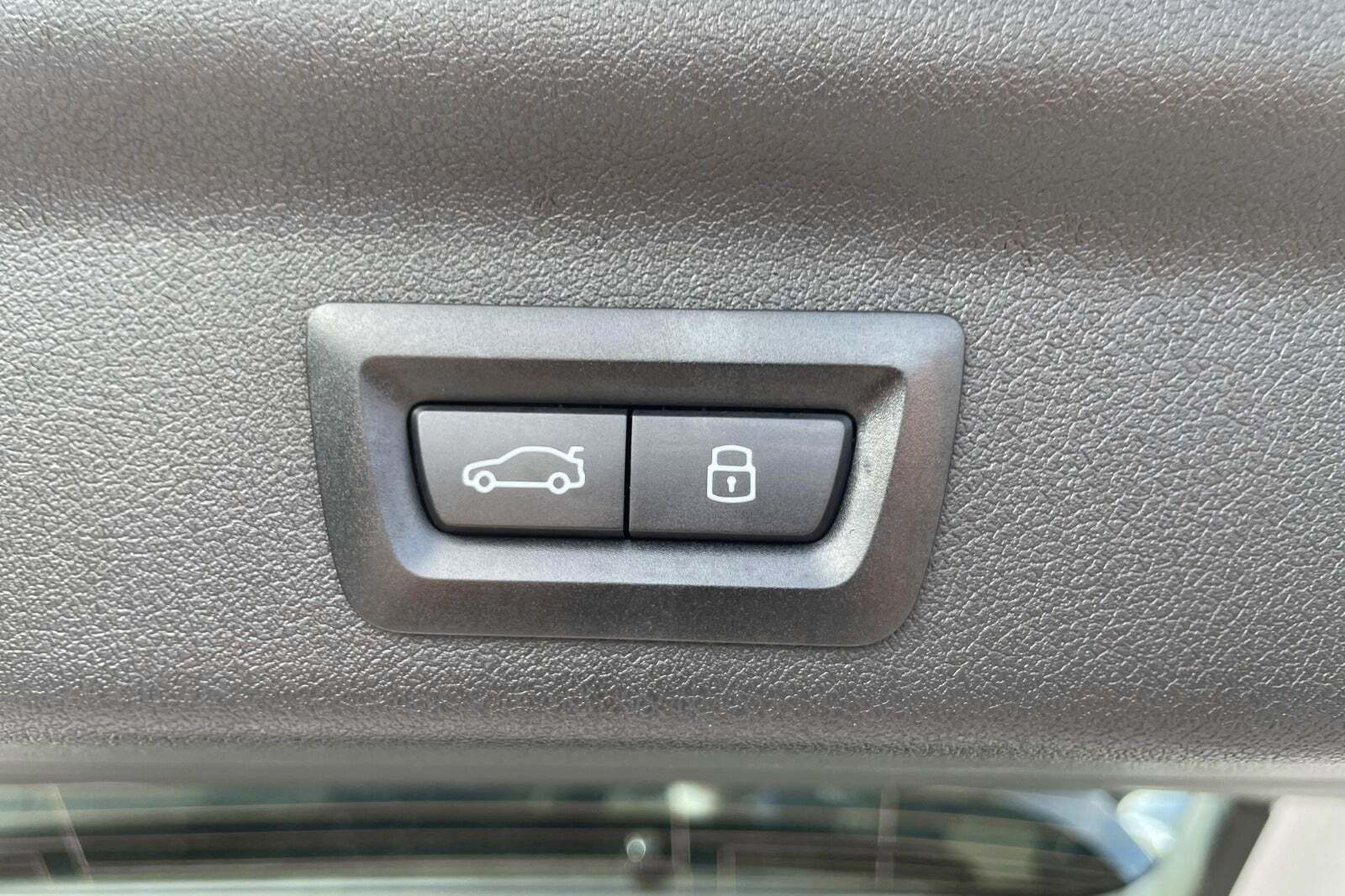 Hvid BMW iX1 fra 2025