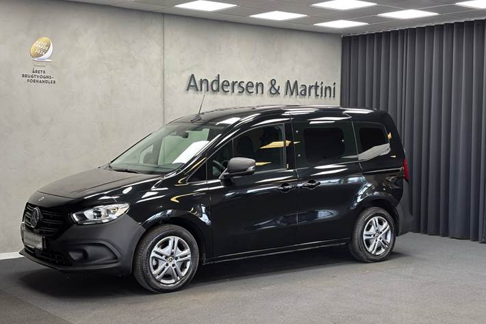 Sort Mercedes eCitan fra 2024