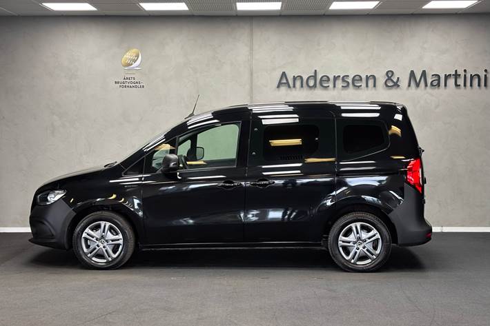 Sort Mercedes eCitan fra 2024