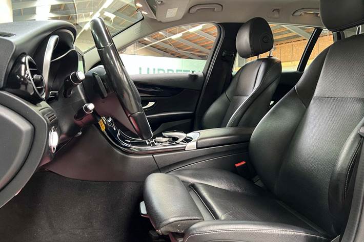 Sølv Mercedes C220 d fra 2018