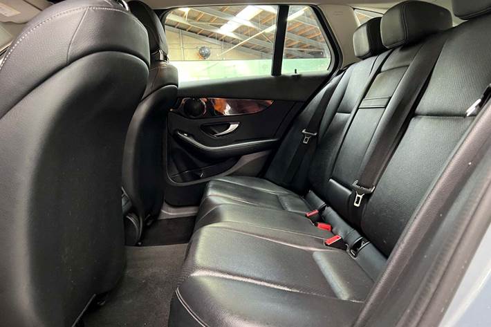 Sølv Mercedes C220 d fra 2018