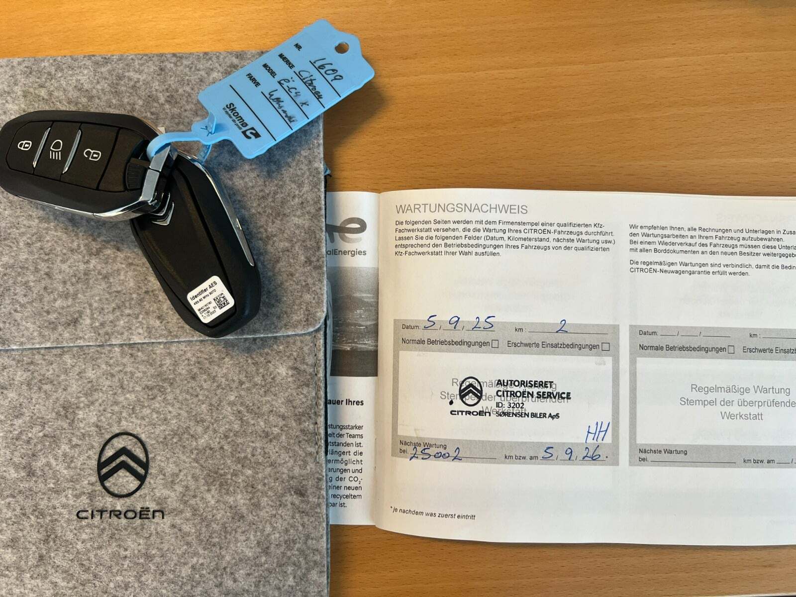 Grå Citroën ë-C4 X fra 2024