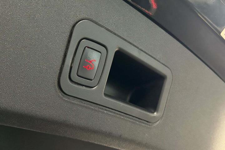 Grøn Tesla Model S fra 2014