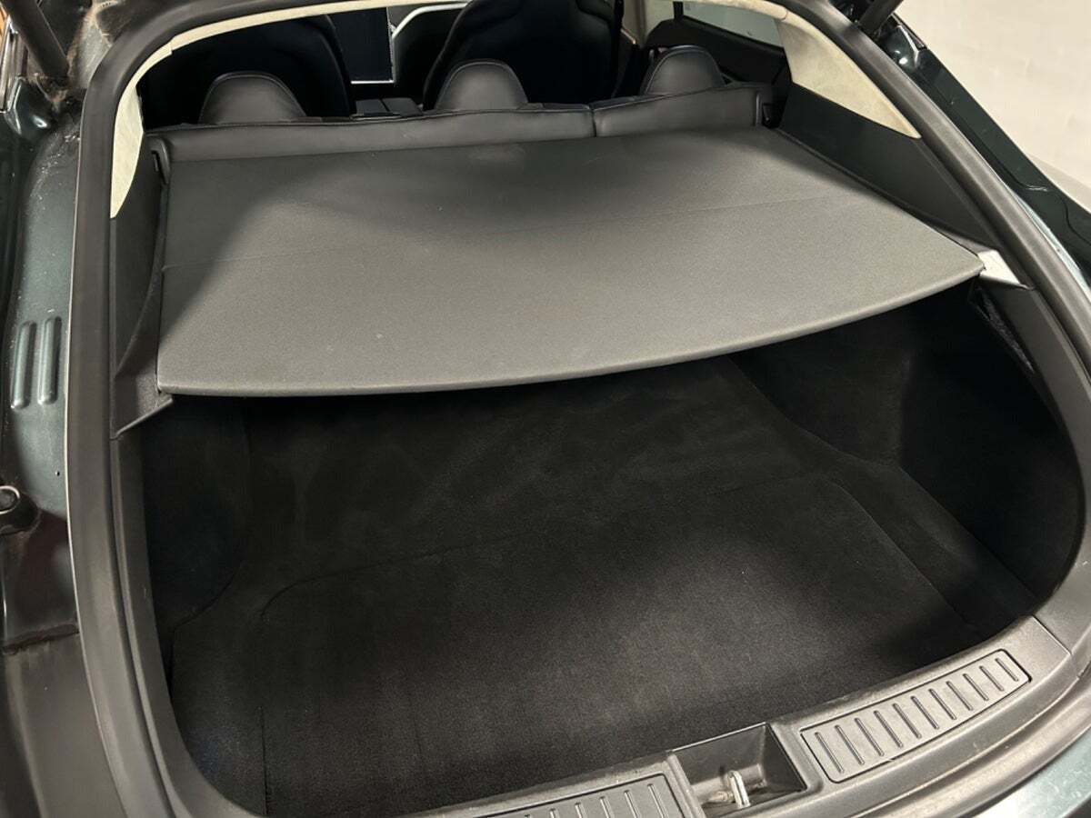 Grøn Tesla Model S fra 2014