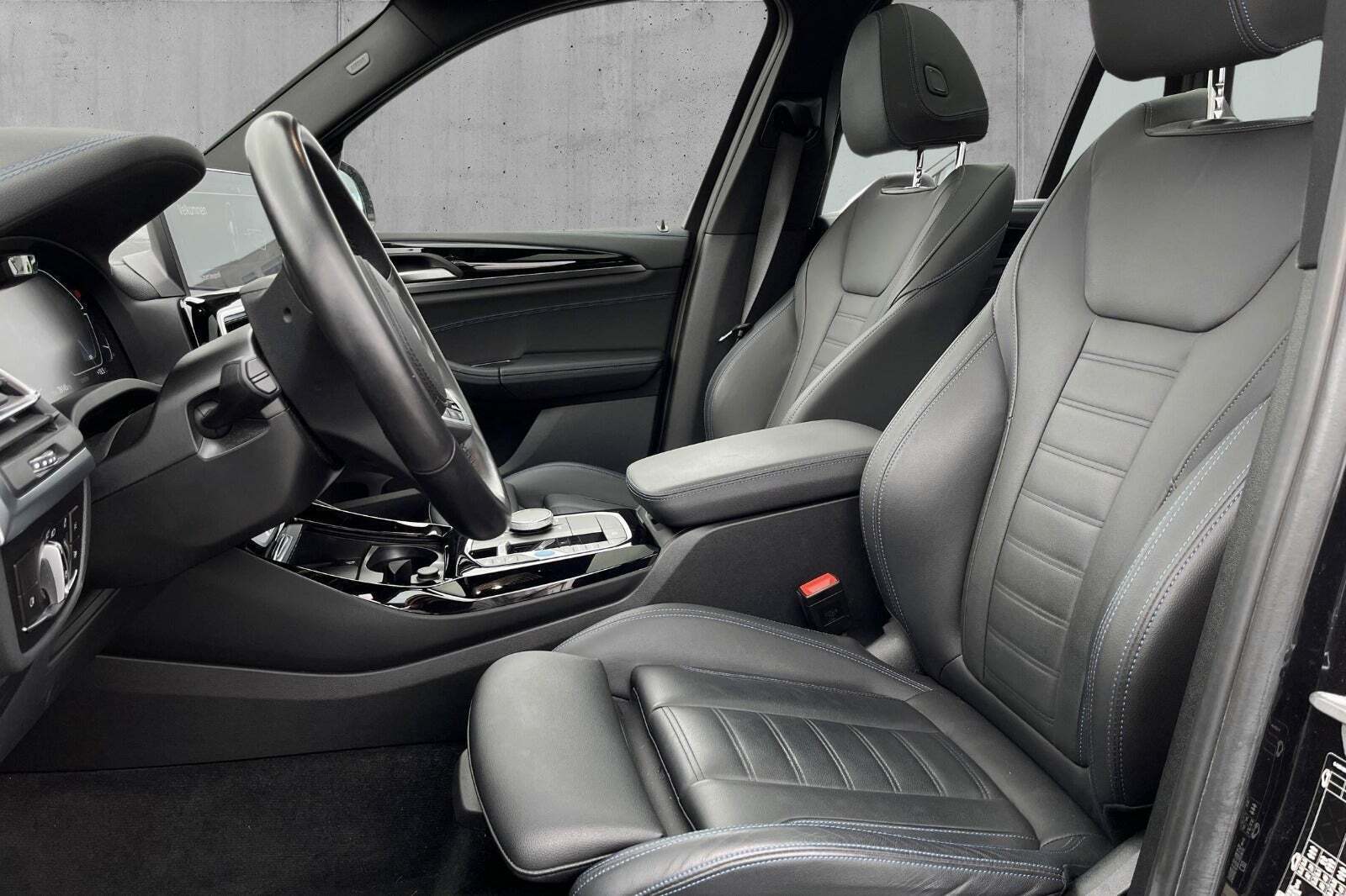 BMW iX3 Charged Plus M-Sport