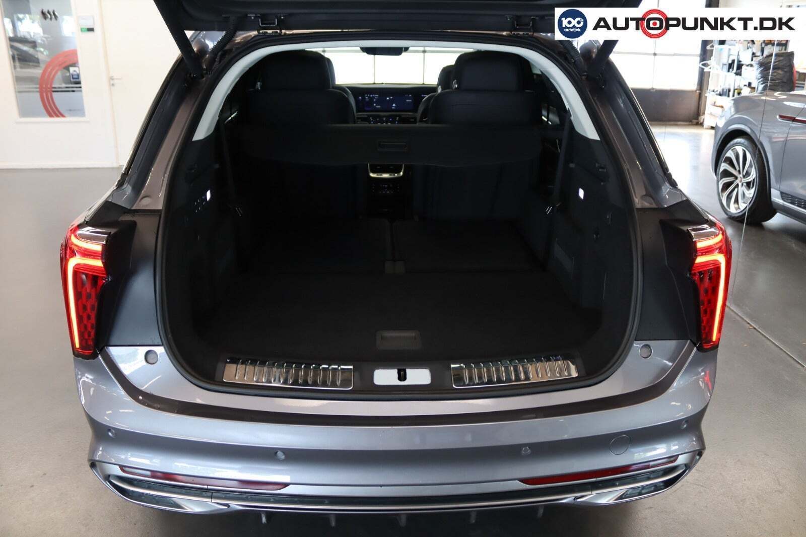 Grå Hongqi E-HS9 fra 2025