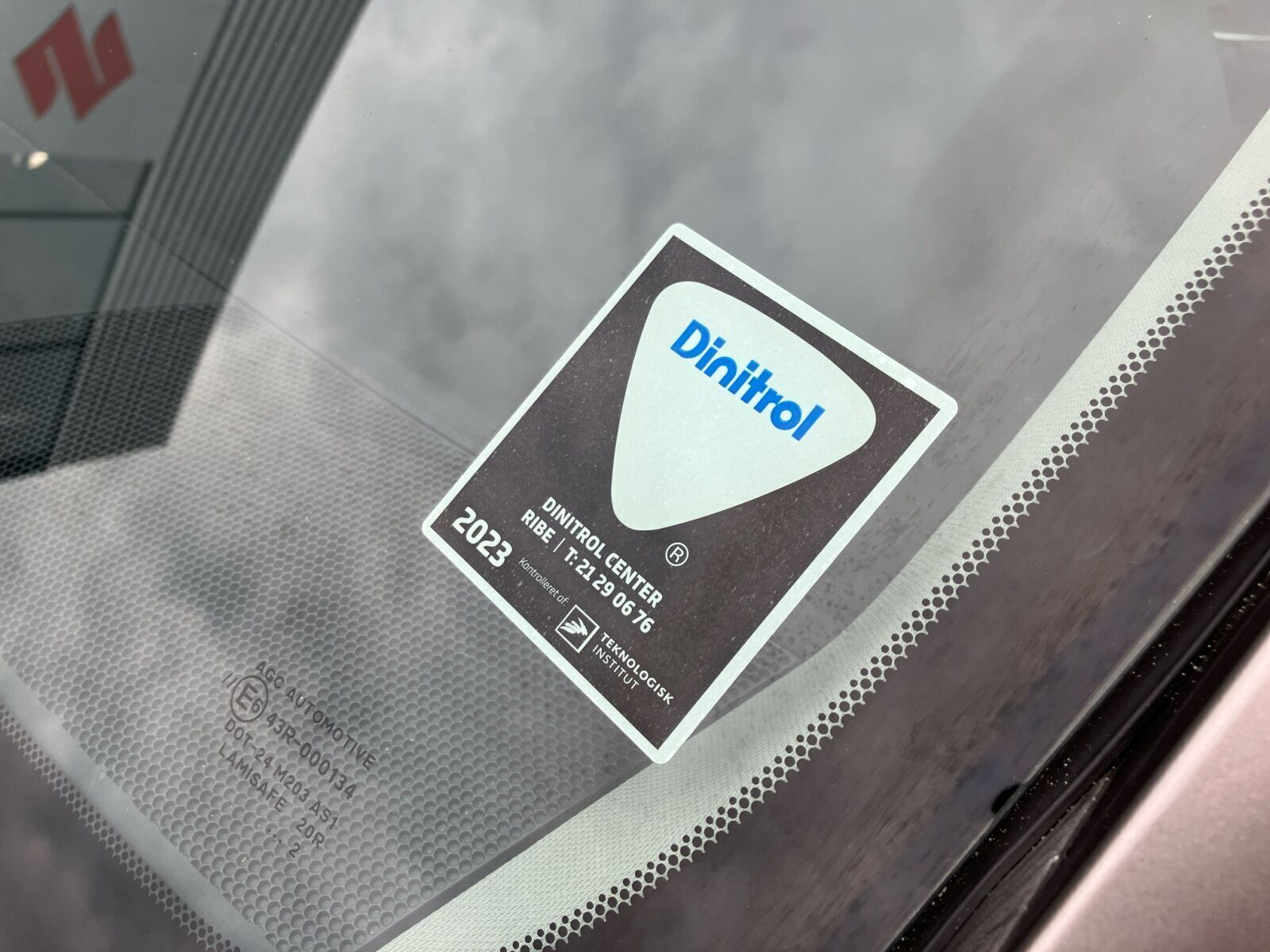 Bronze Toyota Avensis fra 2014