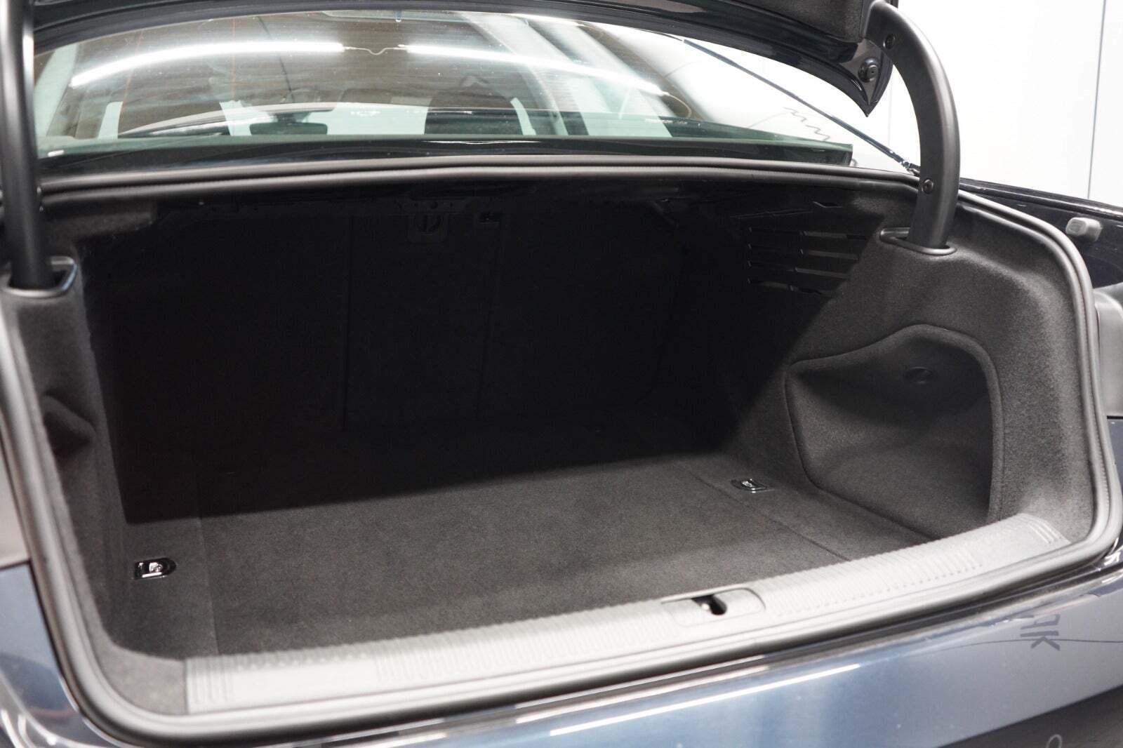Blå Audi A4 fra 2016