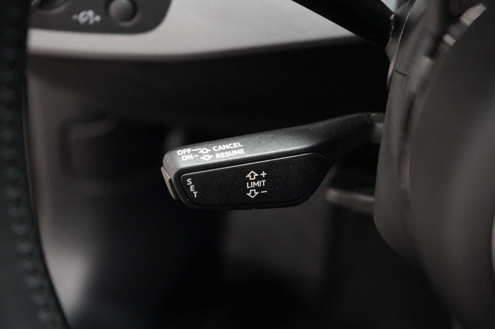 Blå Audi A4 fra 2016