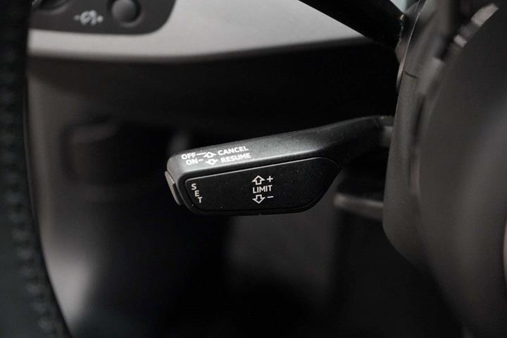 Blå Audi A4 fra 2016