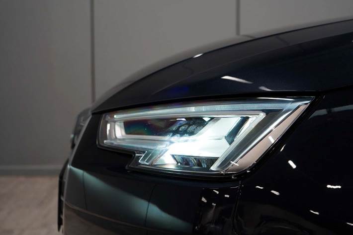 Blå Audi A4 fra 2016