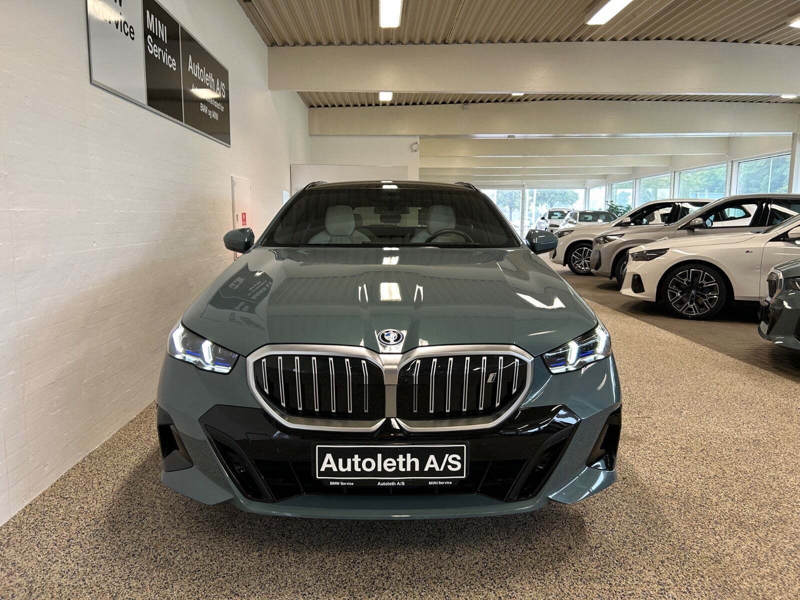 BMW i5 eDrive40 Touring Fully Charged M-Sport