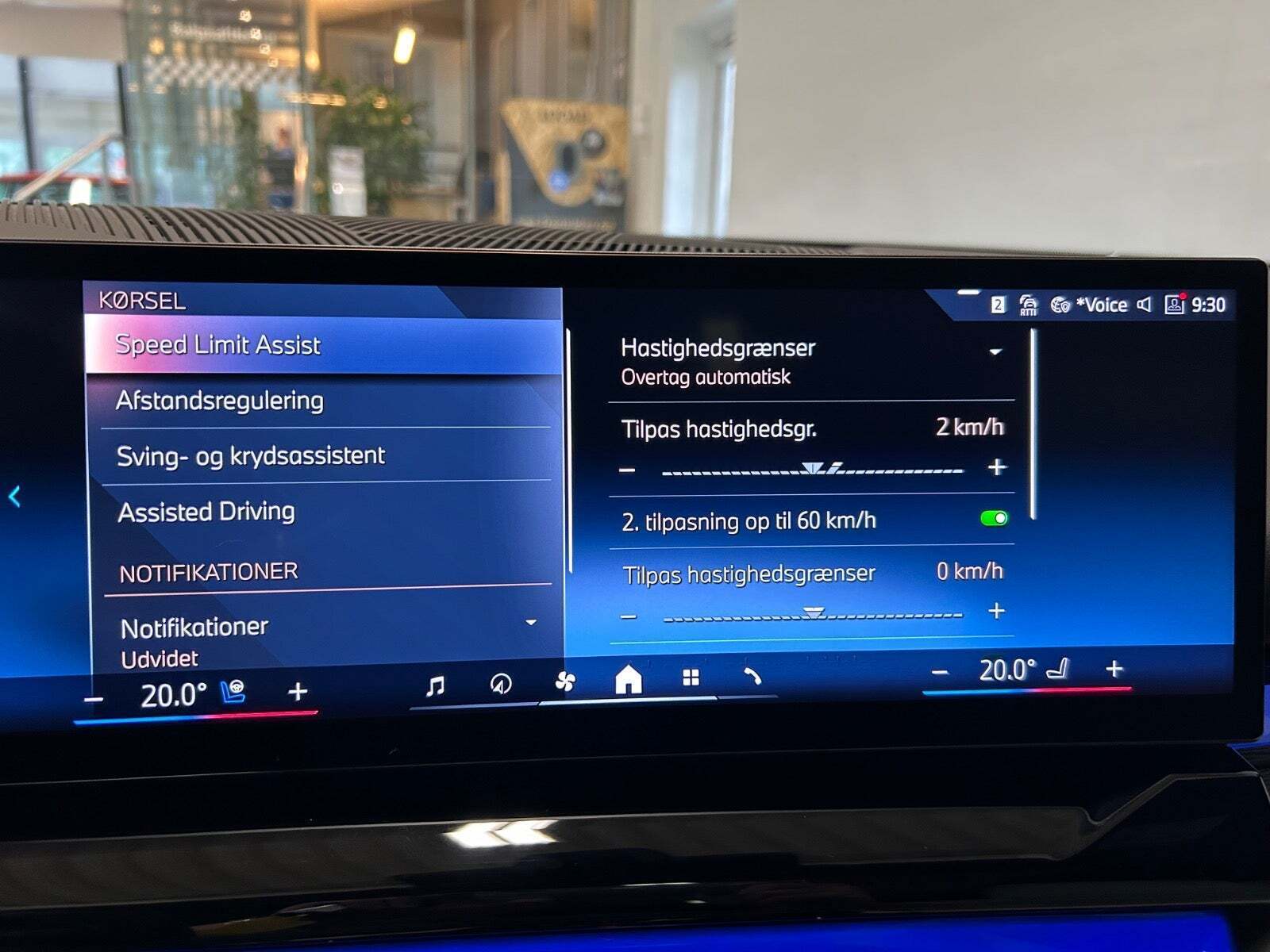 Grøn BMW i5 fra 2024