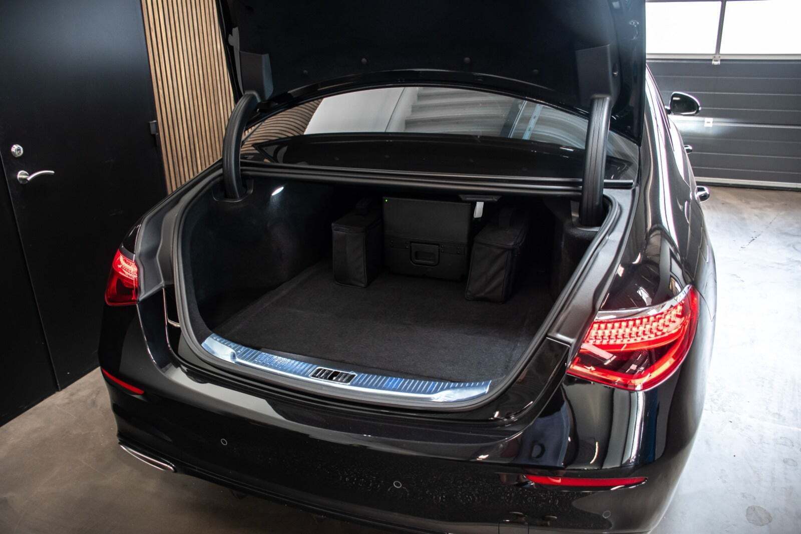 Sort Mercedes S580 e fra 2022