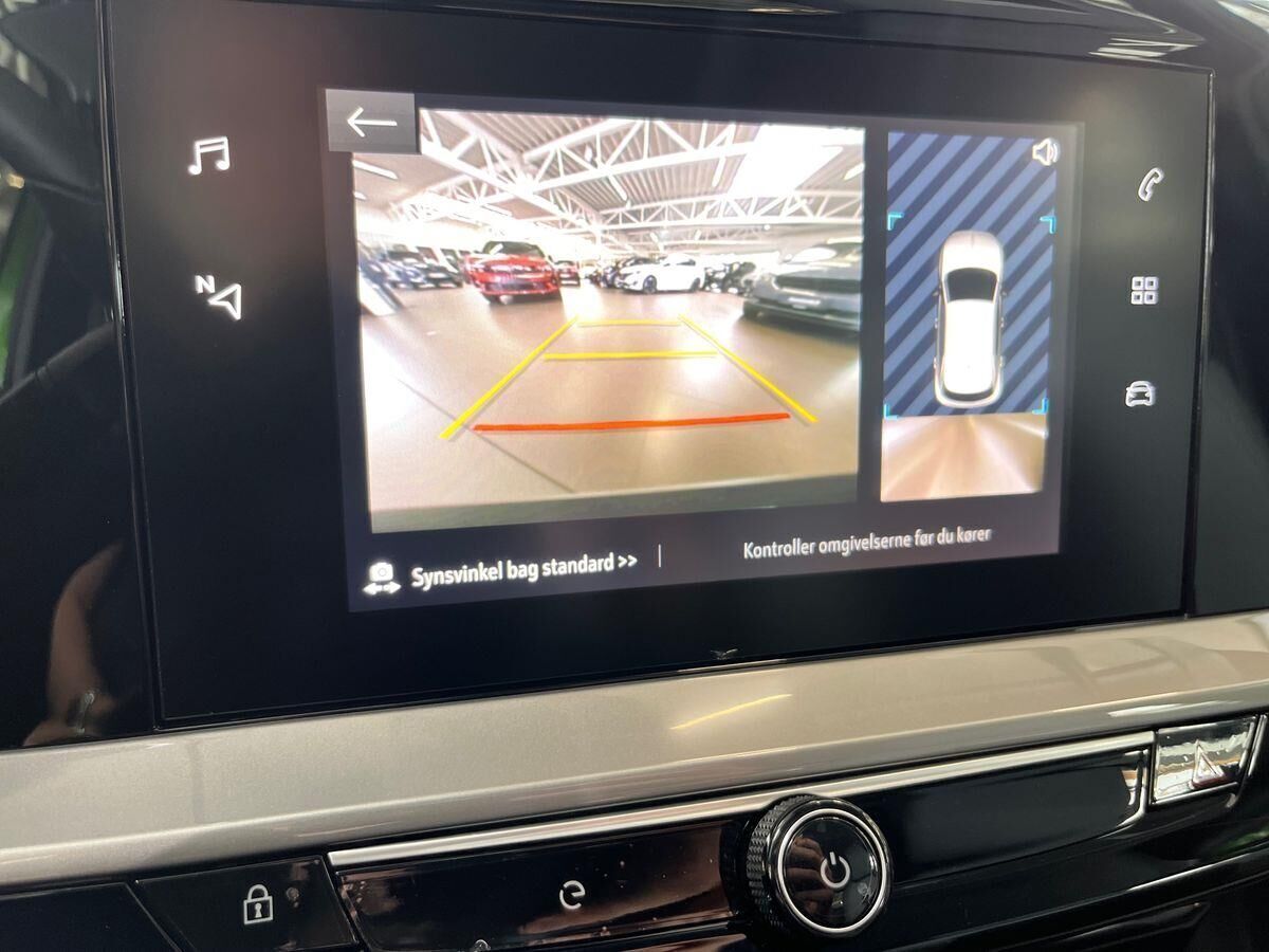 Grøn Opel Mokka-e fra 2023