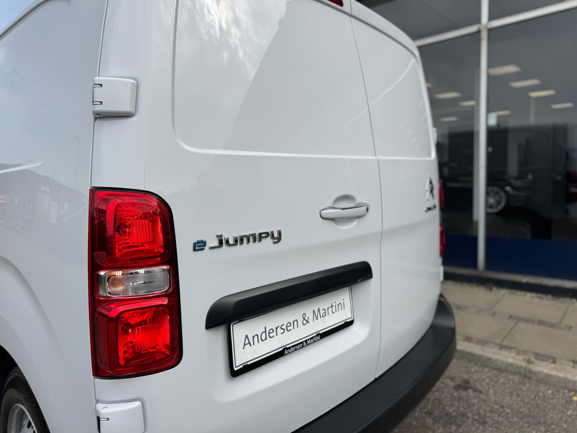 Hvid Citroën e-Jumpy fra 2023