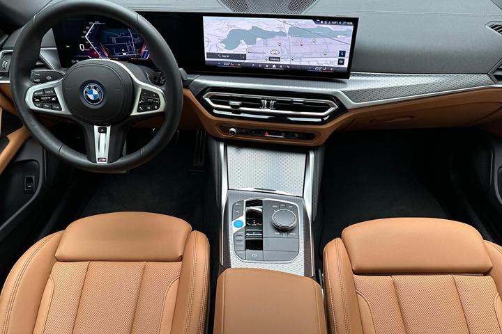 Grøn BMW i4 fra 2024