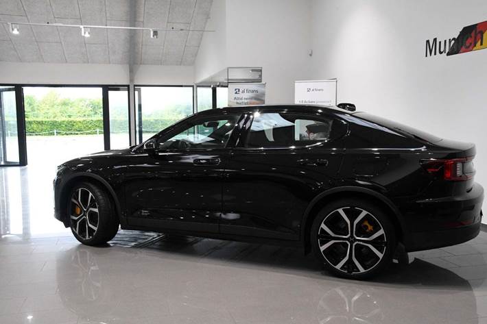 Sort Polestar 2 fra 2023