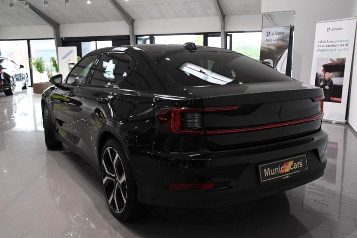 Sort Polestar 2 fra 2023