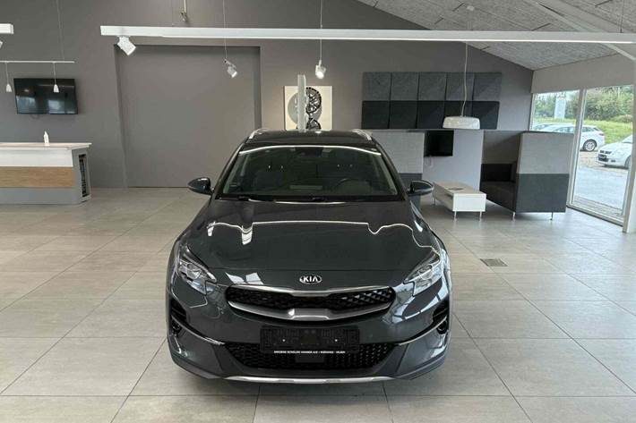 Grå Kia XCeed fra 2020