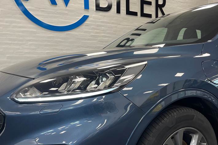 Blå Ford Kuga fra 2021