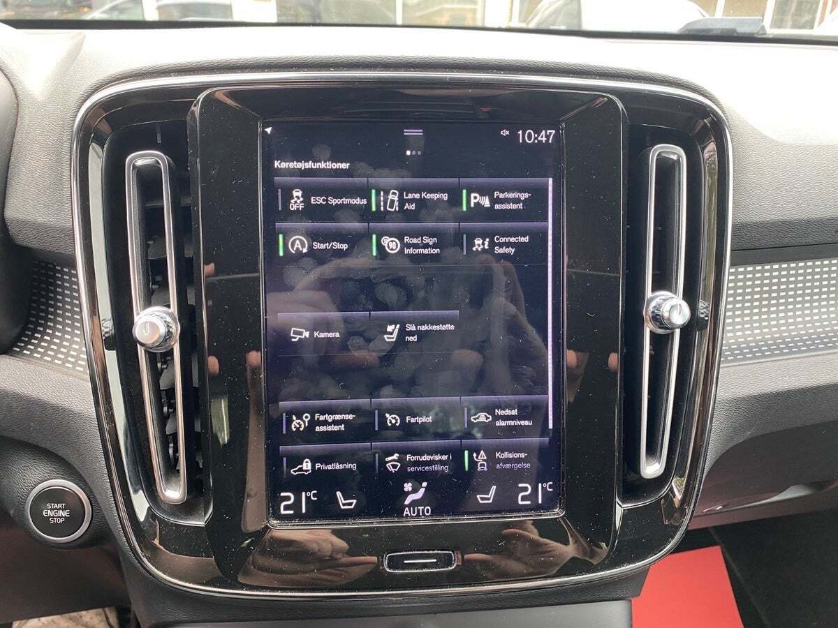 Blå Volvo XC40 fra 2020