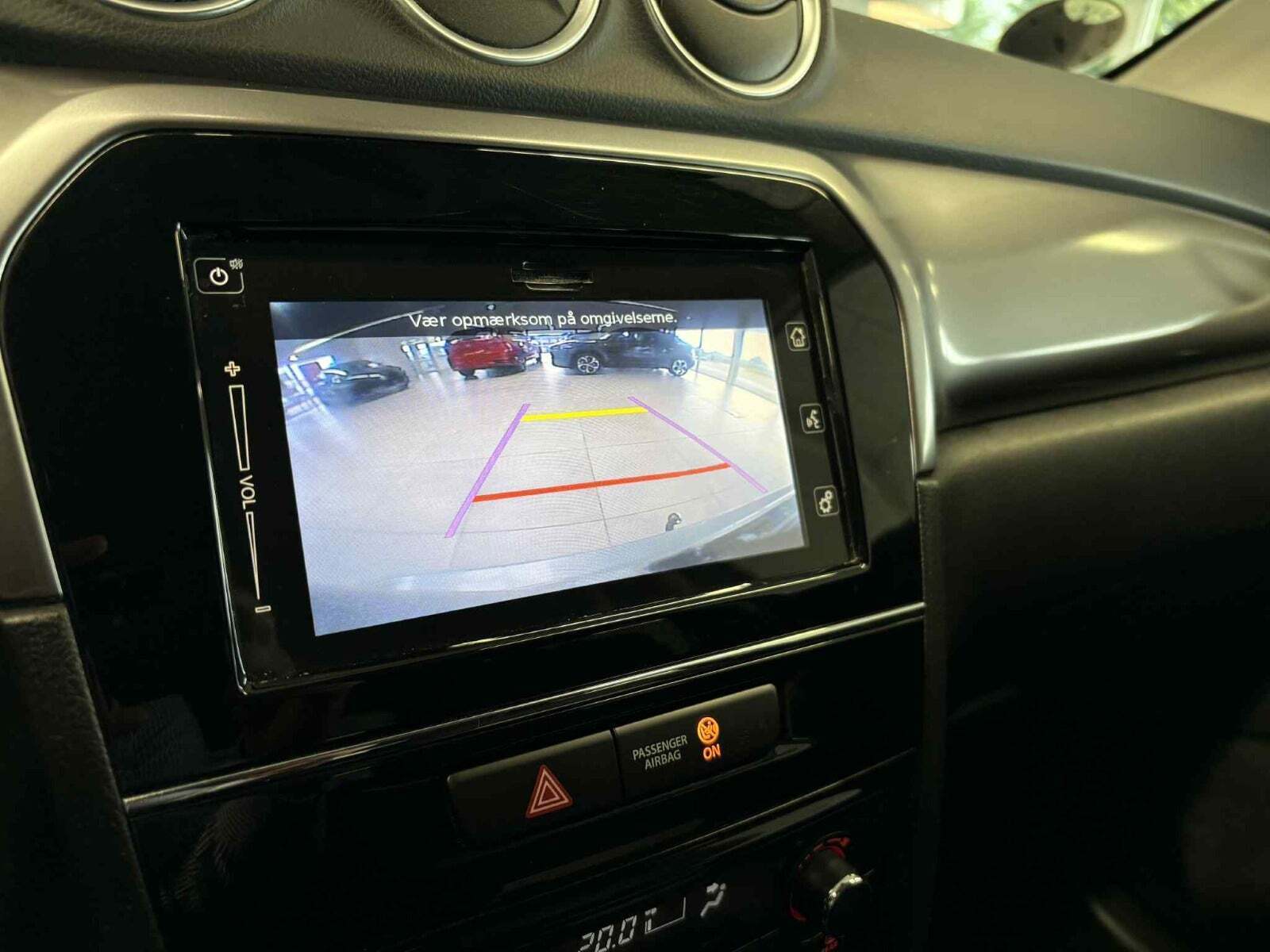 Grå Suzuki Vitara fra 2020