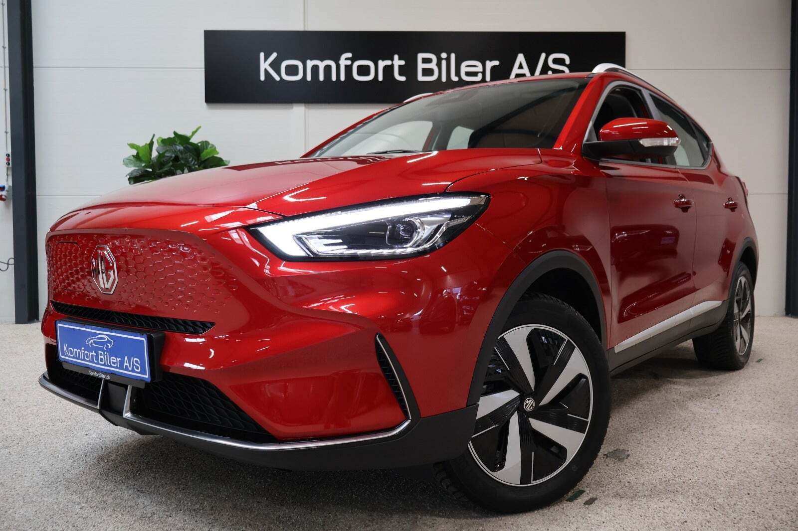 Rød MG ZS fra 2023