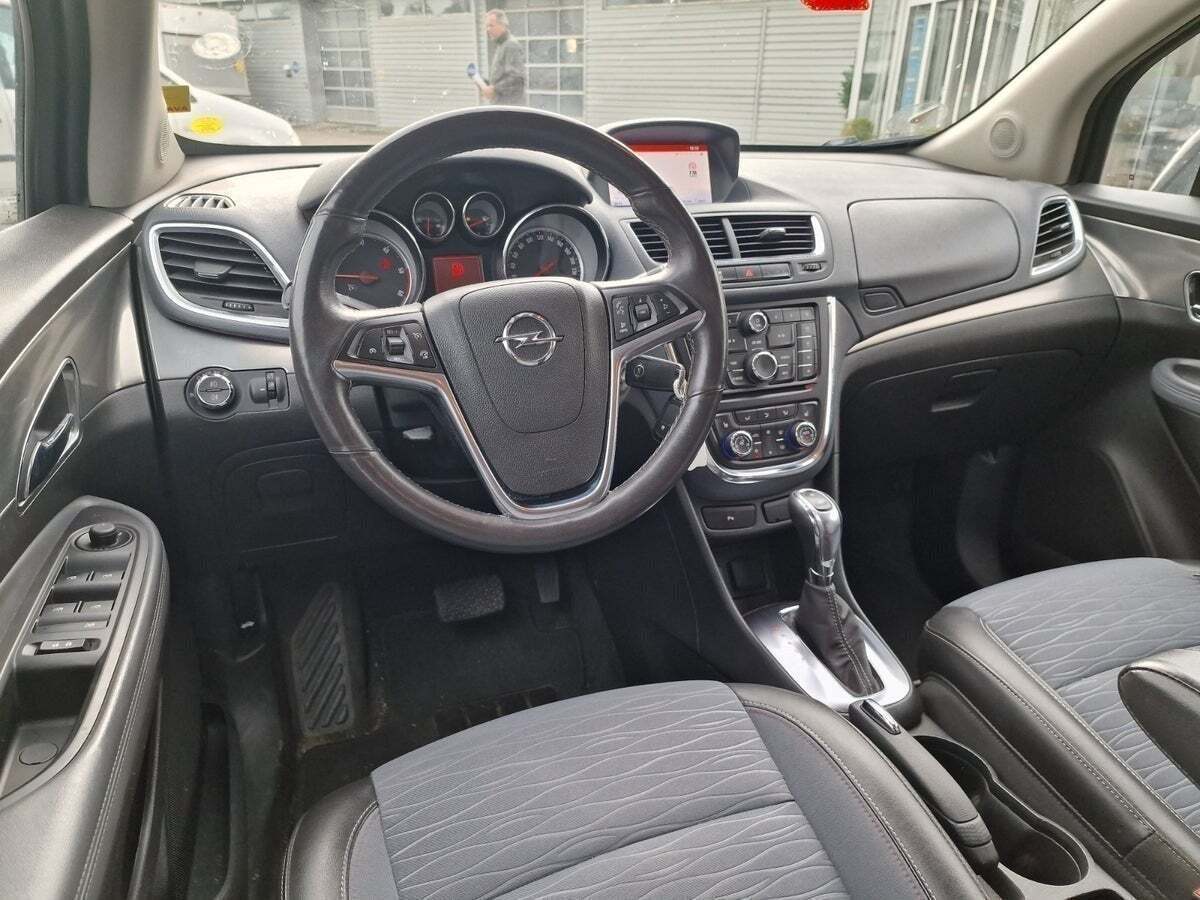 Sort Opel Mokka fra 2015
