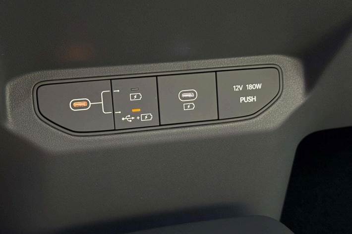 Hvid Kia EV3 fra 2025