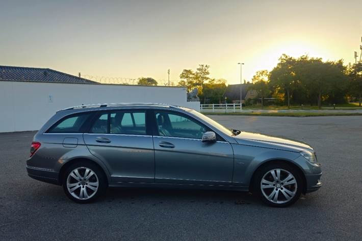 Grå Mercedes 200 fra 2010