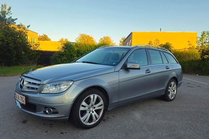 Grå Mercedes 200 fra 2010