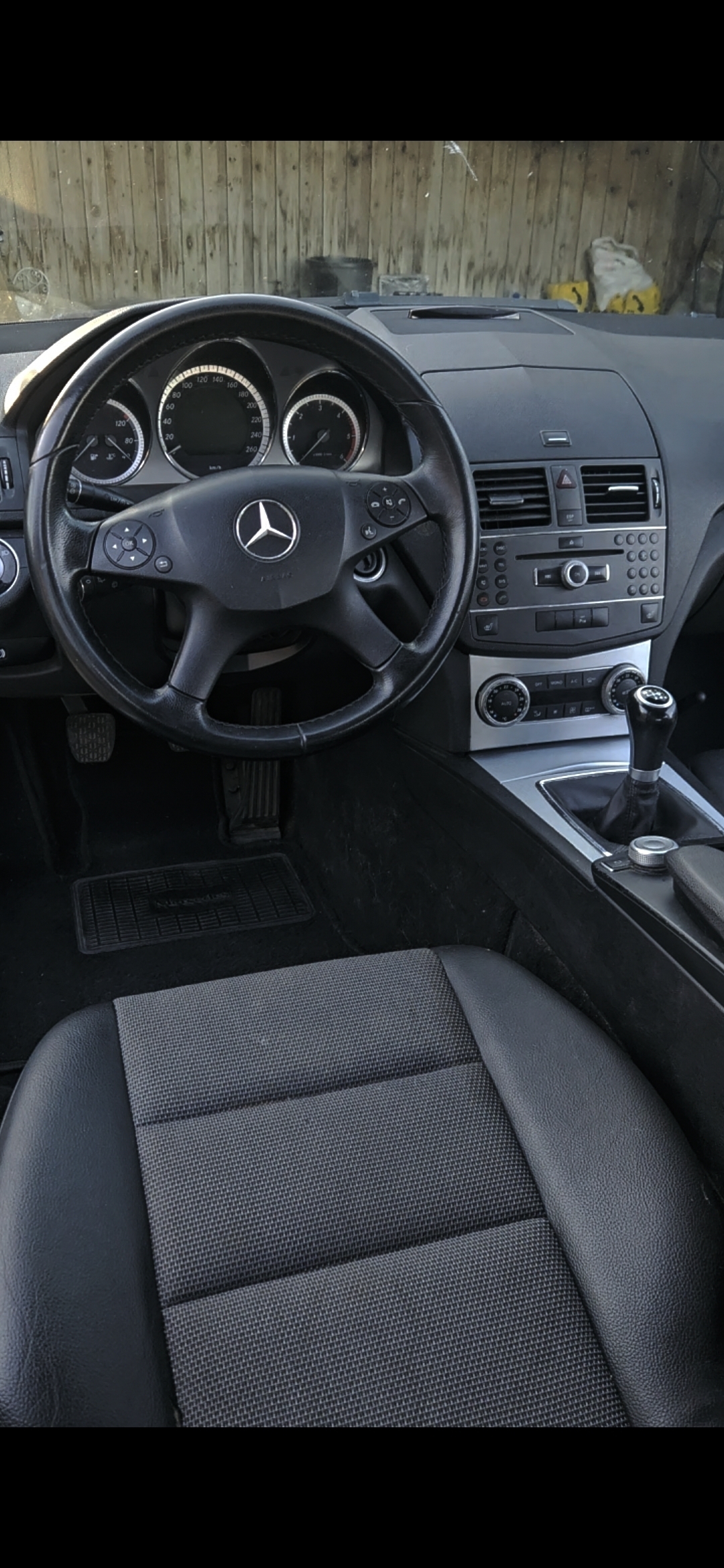 Grå Mercedes 200 fra 2010