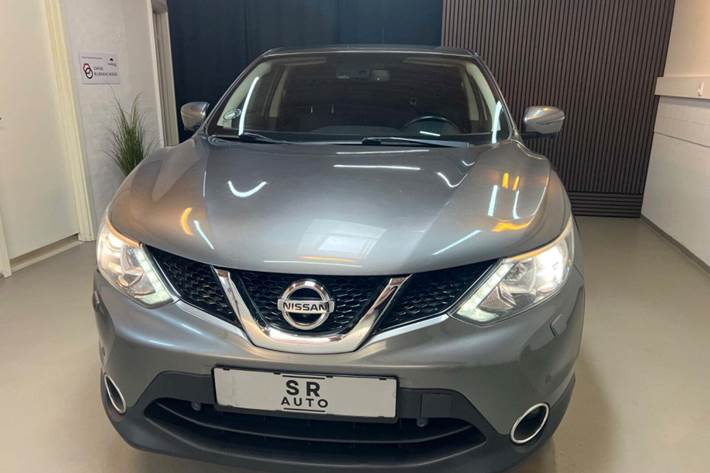 Grå Nissan Qashqai fra 2016