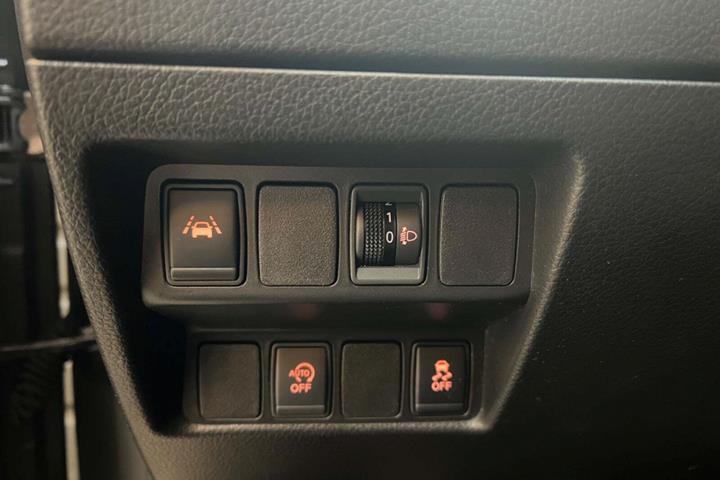 Grå Nissan Qashqai fra 2016