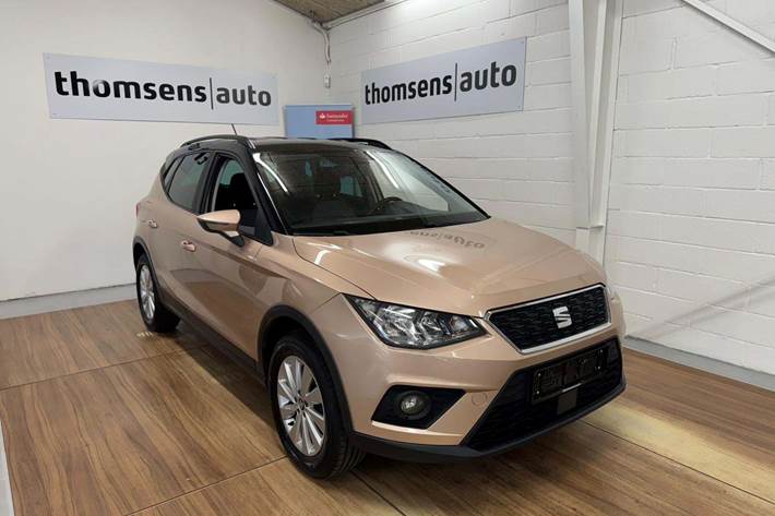 Grå Seat Arona fra 2018 set udefra