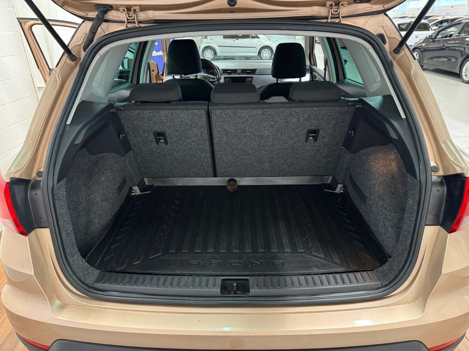 Grå Seat Arona fra 2018 set udefra