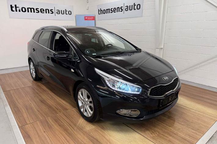 Sort Kia Ceed fra 2016 set udefra