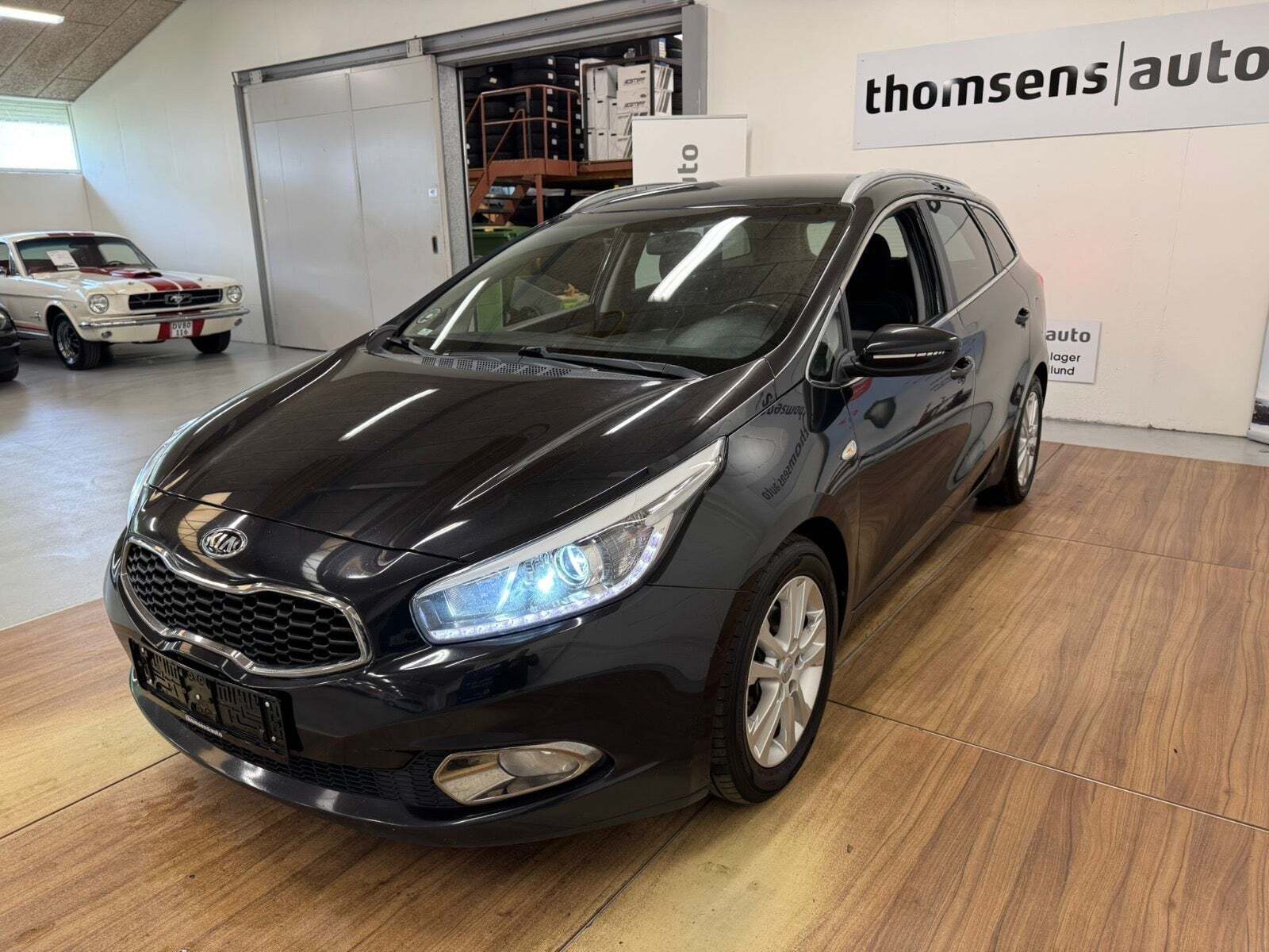 Sort Kia Ceed fra 2016 set udefra